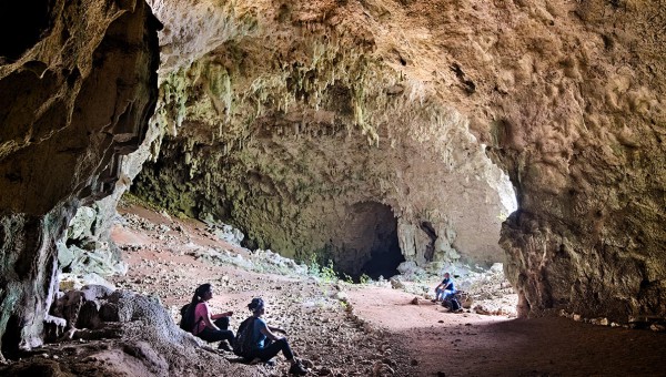 Expedición a las cuevas de la Cobanerita 