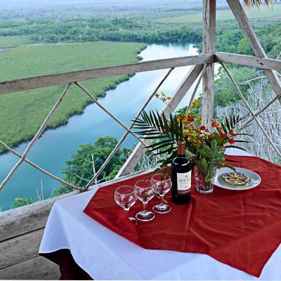 Mirador Las Guacamayas